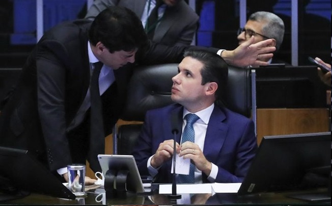Manobra do Centrão e de Motta, Câmara retoma voto secreto: PEC da Blidagem.